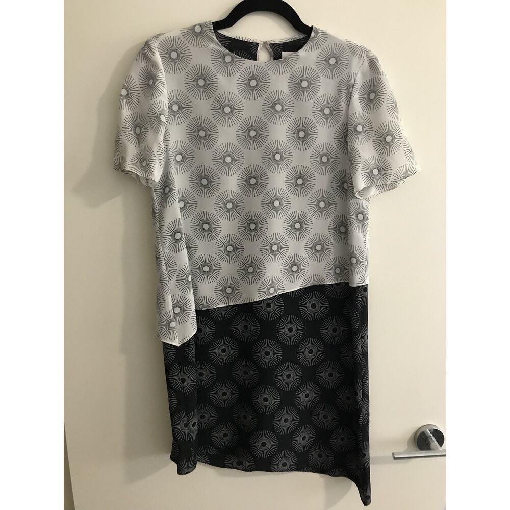 Women's DVF Two Tiered Silk Short Sleeve Dress in Black & White Size 0